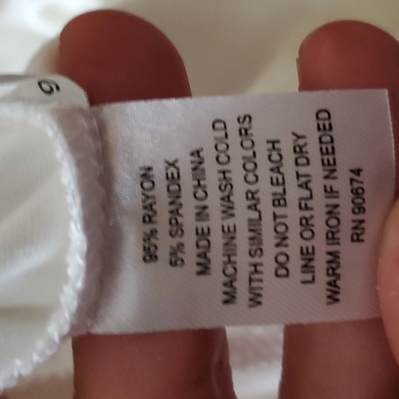 EUC! Boston Proper Rayon/Spandex stretch top - Picture 9 of 9